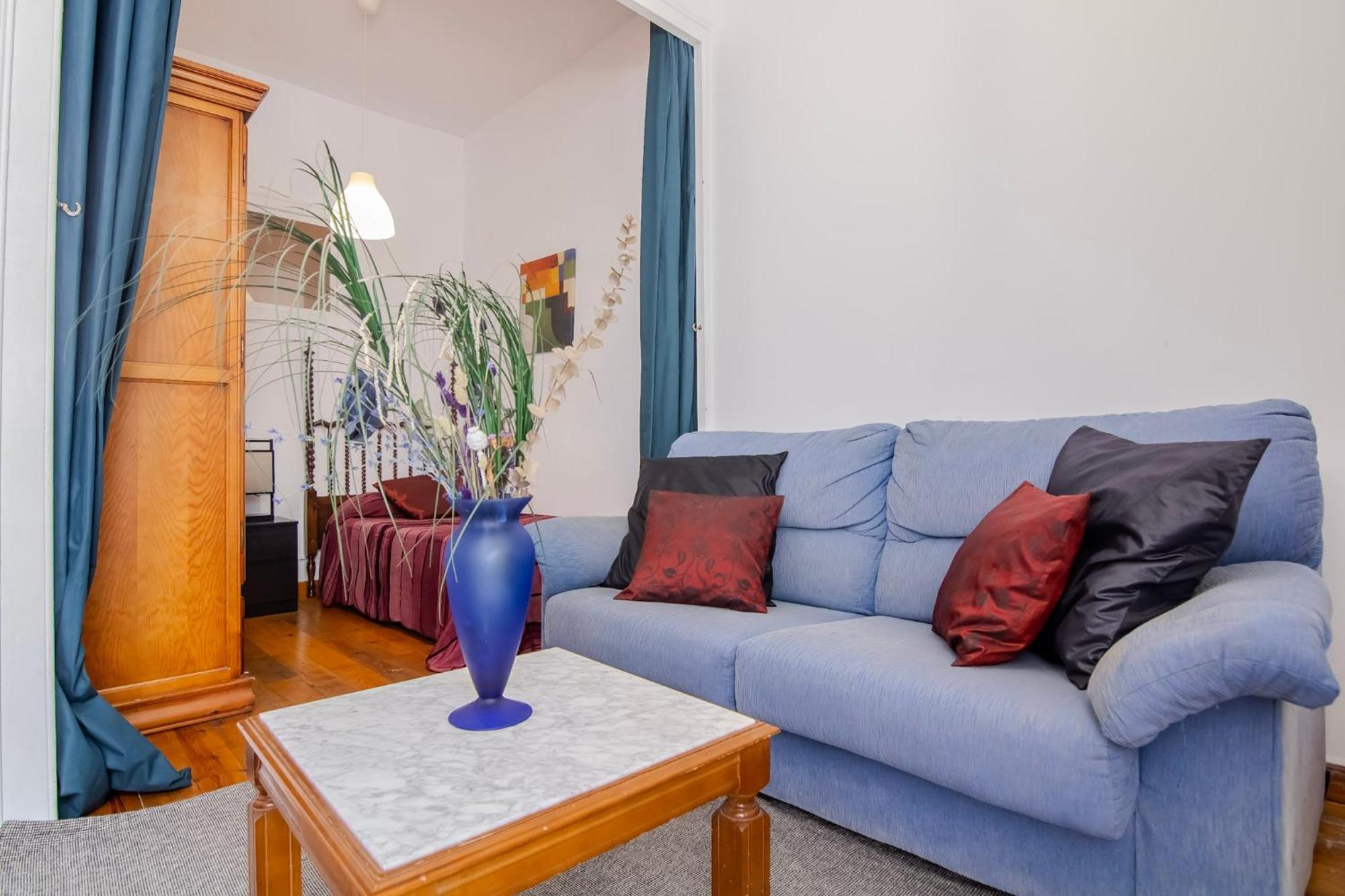 Pedrera - Gracia Apartment Barcelona